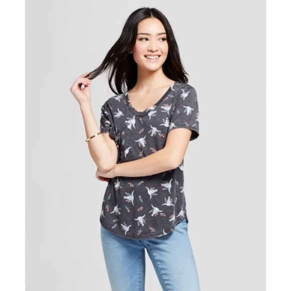 Grayson Threads Gray Skull Boho V-Neck Tee, XS - Picture 1 of 6